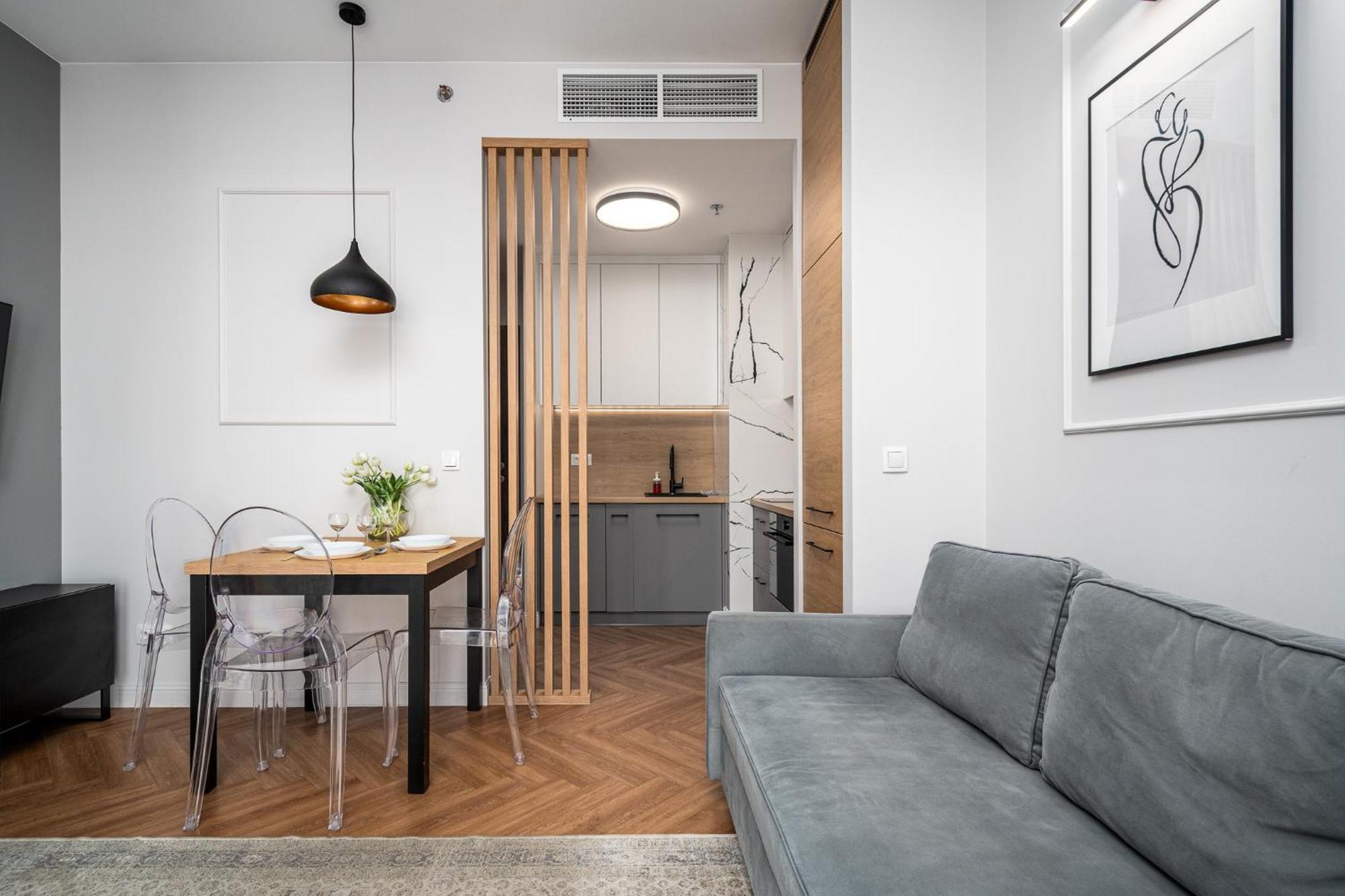 Wola Tower Deluxe Separate Bedroom With Free Garage - By Perfect Apart Varsó Kültér fotó
